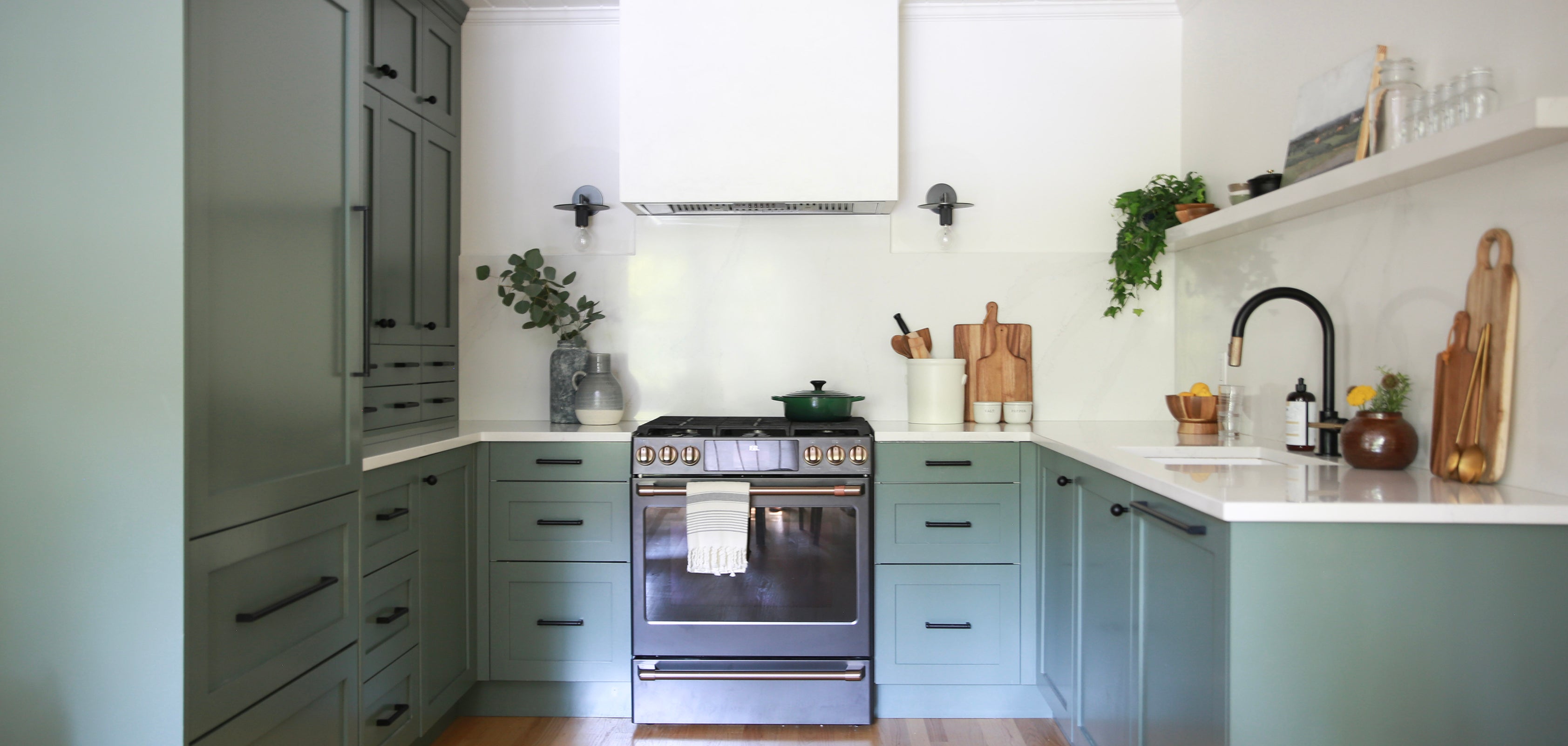 A Dark and Smoky Green Kitchen Using DIY Shaker