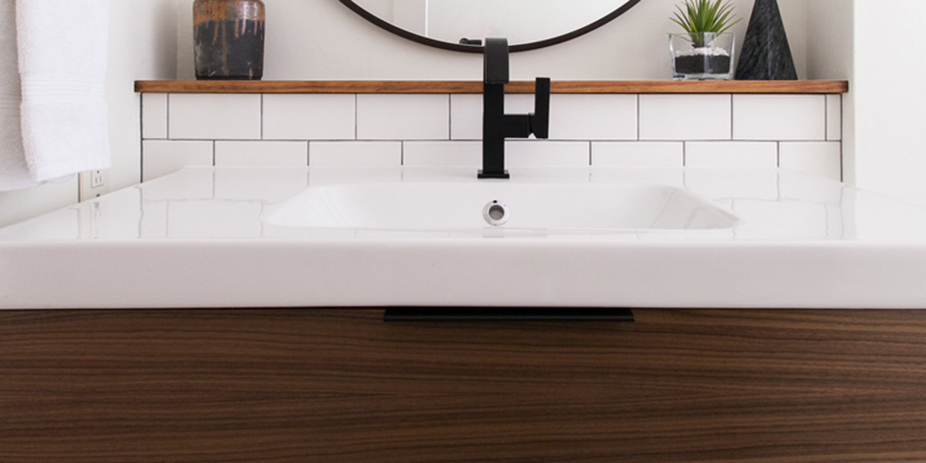 Eye-catching Bathroom with a Bold Design